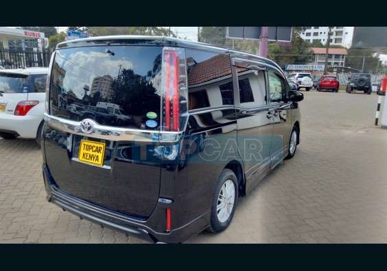 2017 TOYOTA NOAH NAIROBI