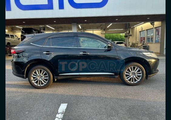 2018 TOYOTA HARRIER JAPAN