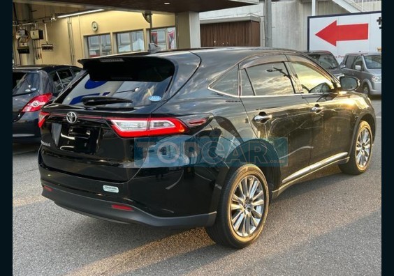 2018 TOYOTA HARRIER JAPAN