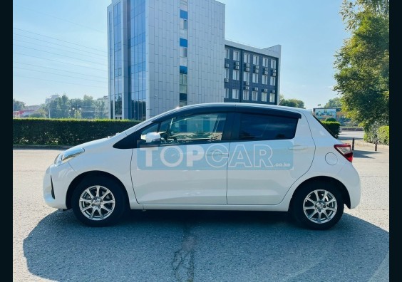 2018 TOYOTA VITZ JAPAN